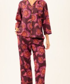 Leanne Murphy TV-Series Leanne S01 Leanne Morgan Burgundy Floral Pajamas